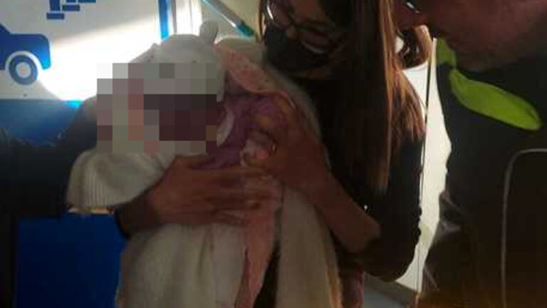 E’ nata la piccola Luisa, partorita dalla mamma sul traghetto partito da Ischia
